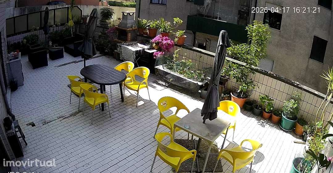 T1 com terraço em zona central de Oliveira do Douro - Grande imagem: 4/5