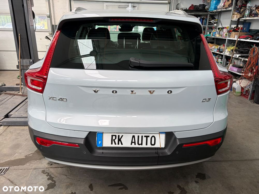 Volvo XC 40 D3 SCR AWD Momentum - 2