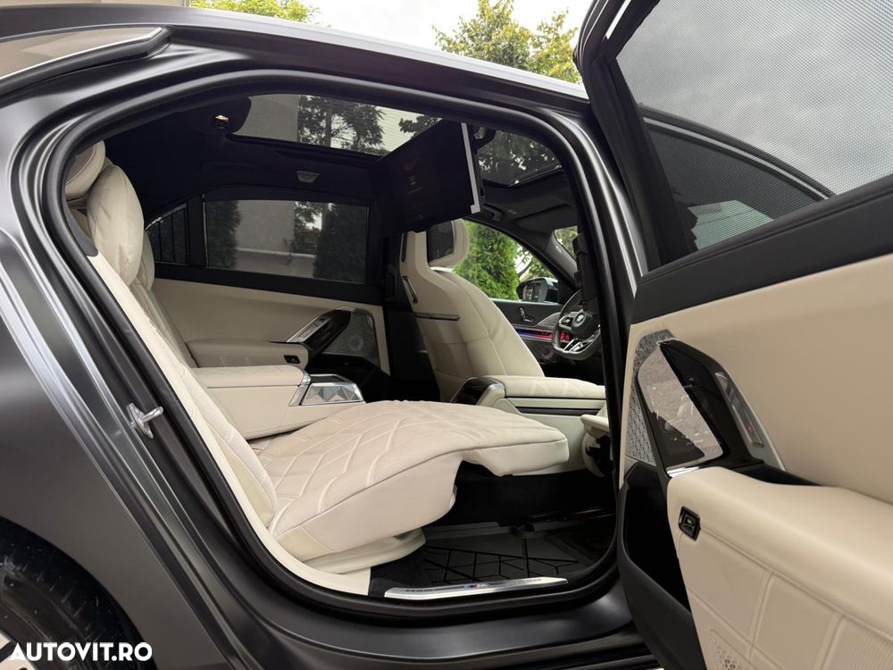 BMW M7 M760e xDrive AT PHEV - 9