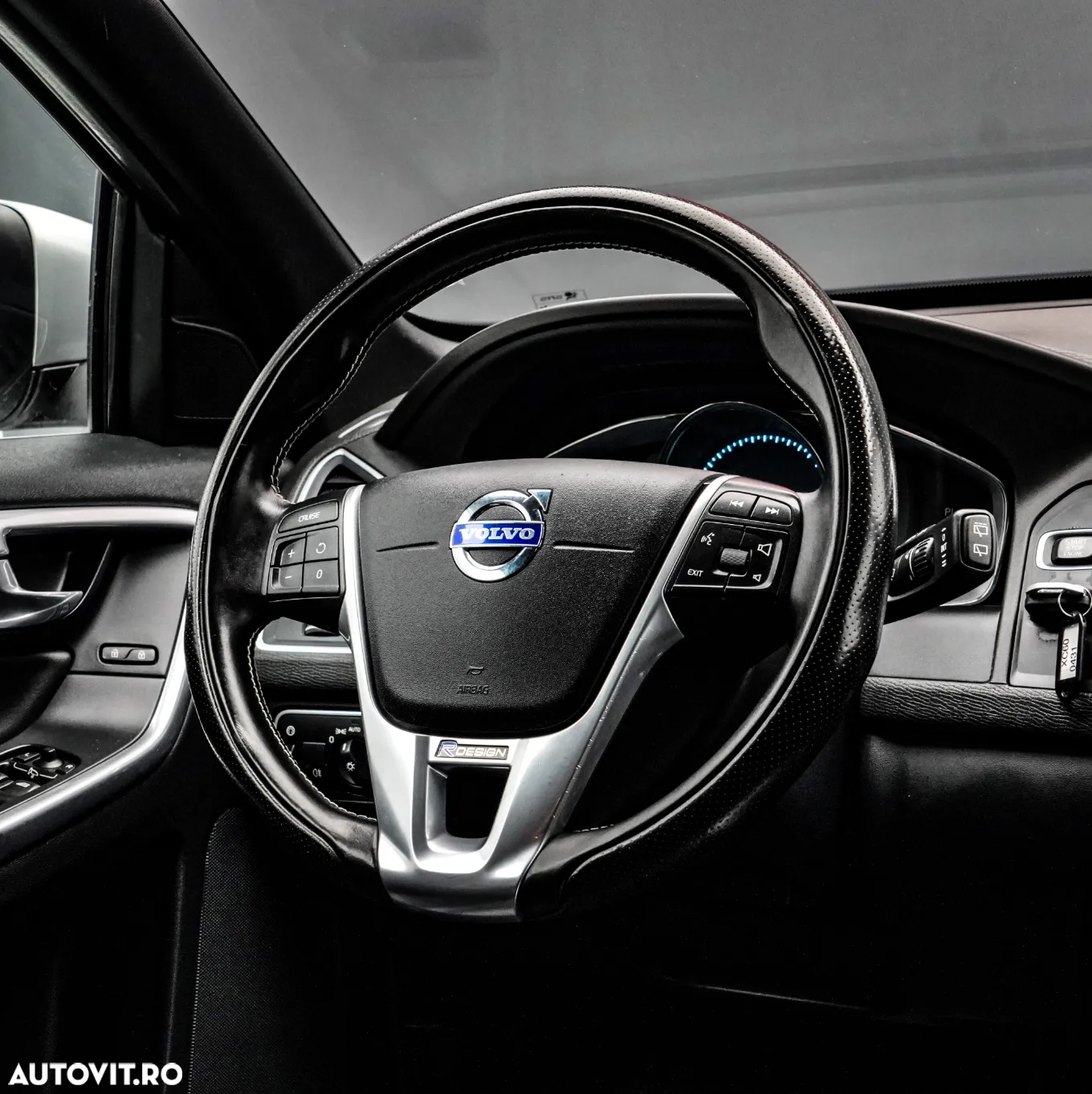 Volvo XC 60 D4AWD R-Design - 18