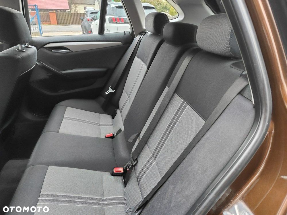 BMW X1 sDrive18d xLine - 26