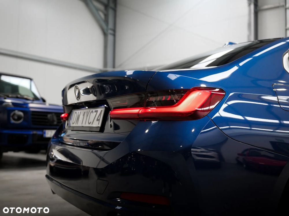 BMW Seria 3 320d xDrive mHEV - 9