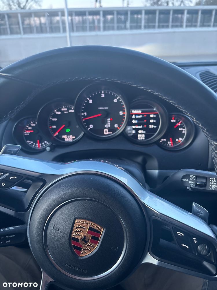 Porsche Cayenne Diesel Platinum Edition - 3