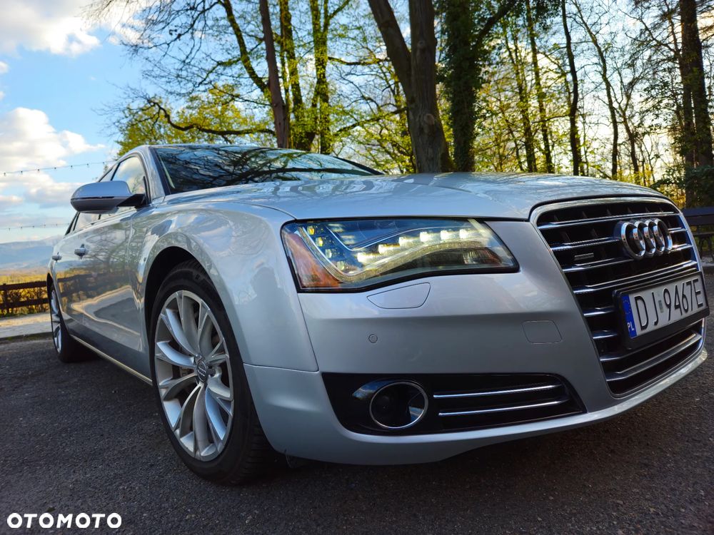 Audi A8 2012 photo 4