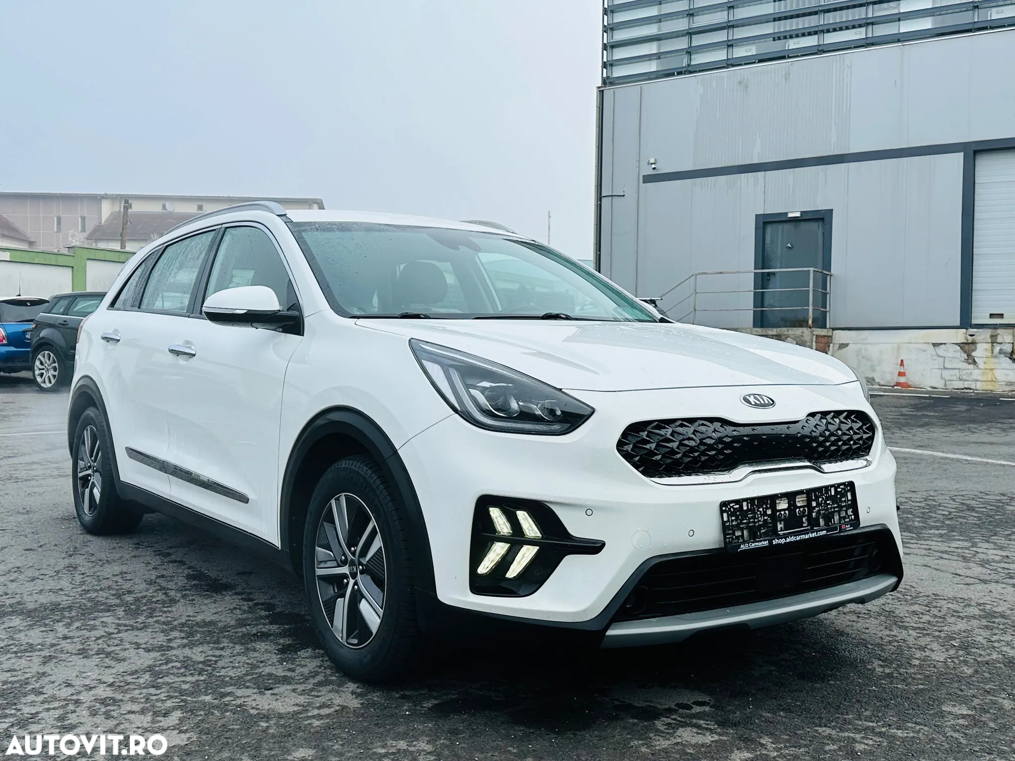 Kia Niro 1.6 GDI PHEV 2WD Aut. Vision - 2
