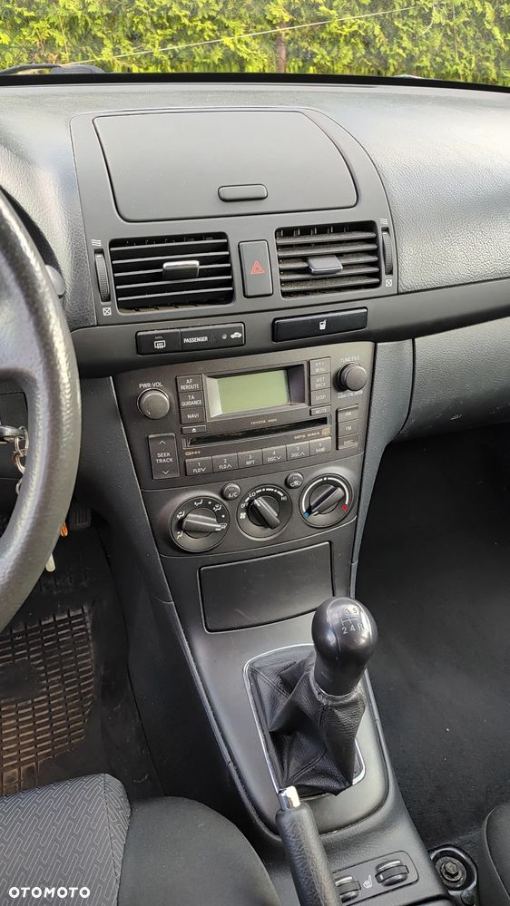 Toyota Avensis 1.6 VVT-i Luna - 18