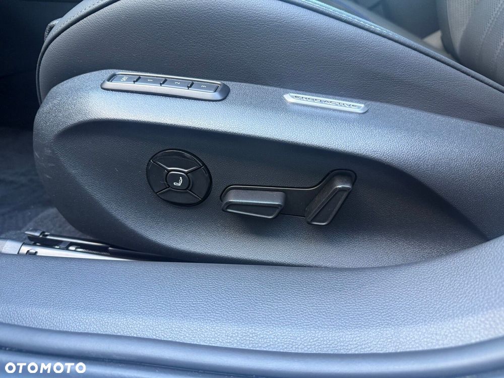 Volkswagen Passat Variant 2.0 TDI SCR 4Mot R-Line Plus DSG - 39