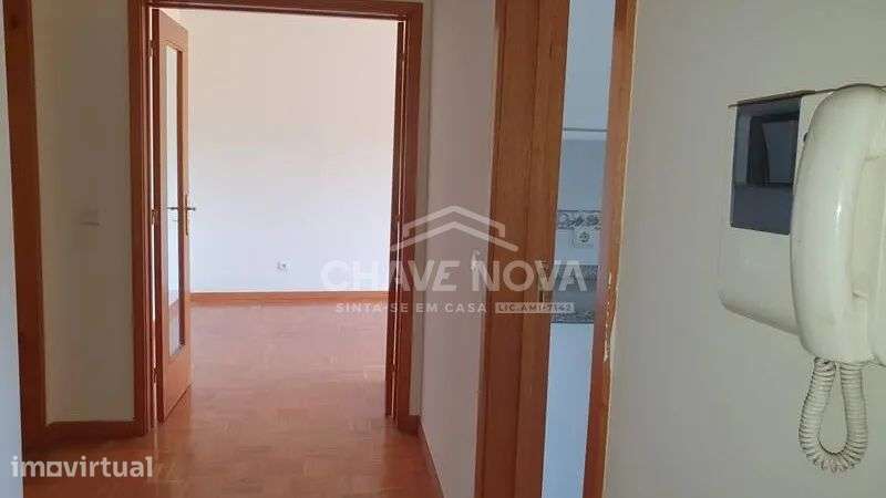 T2 c/ Varanda e Lugar de Garagem em Rio Tinto - Grande imagem: 3/13