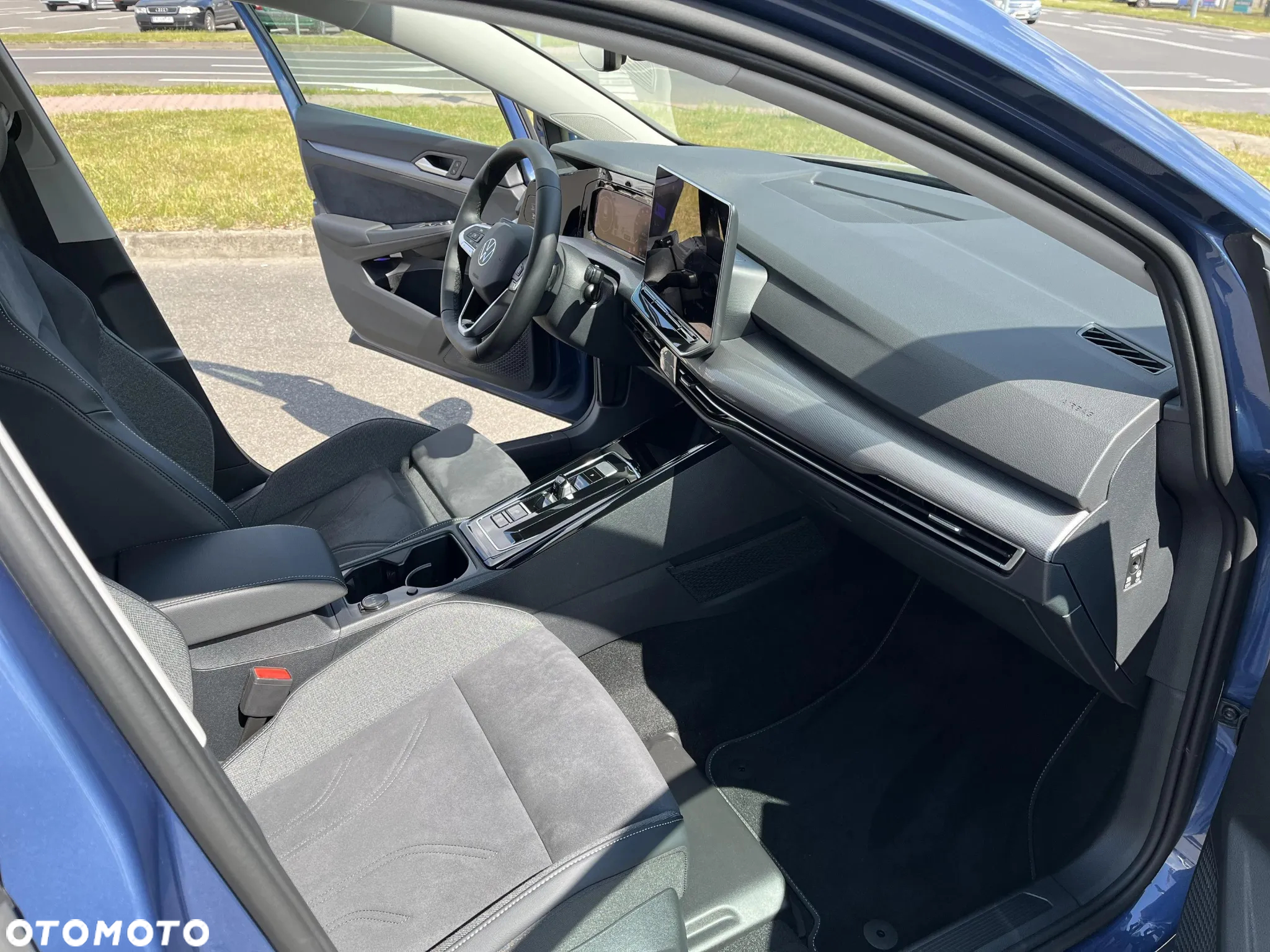 Volkswagen Golf - 24