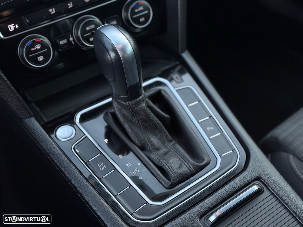 VW Passat Variant 2.0 TDi Confortline DSG - 13