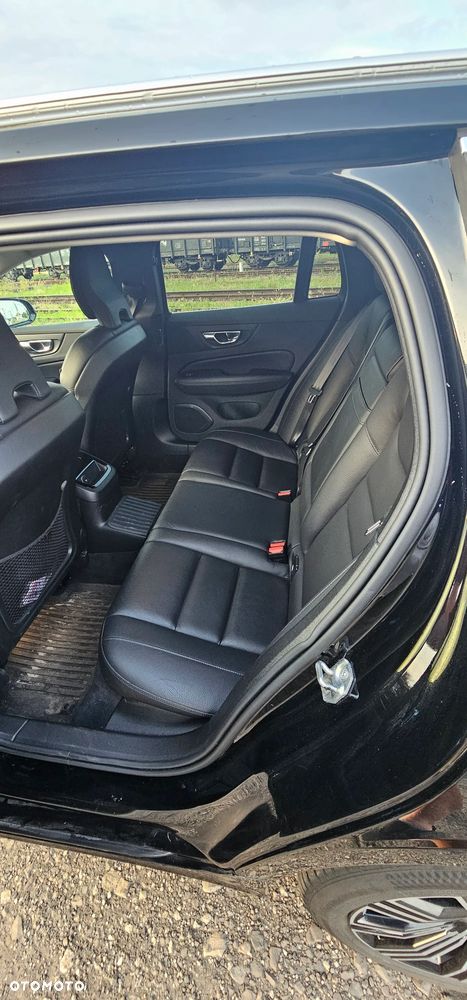 Volvo V60 T6 AWD Recharge Geartronic Inscription - 8