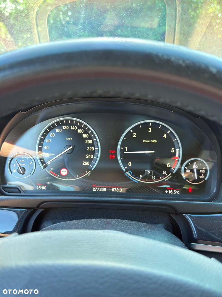 BMW Seria 5 525d - 14