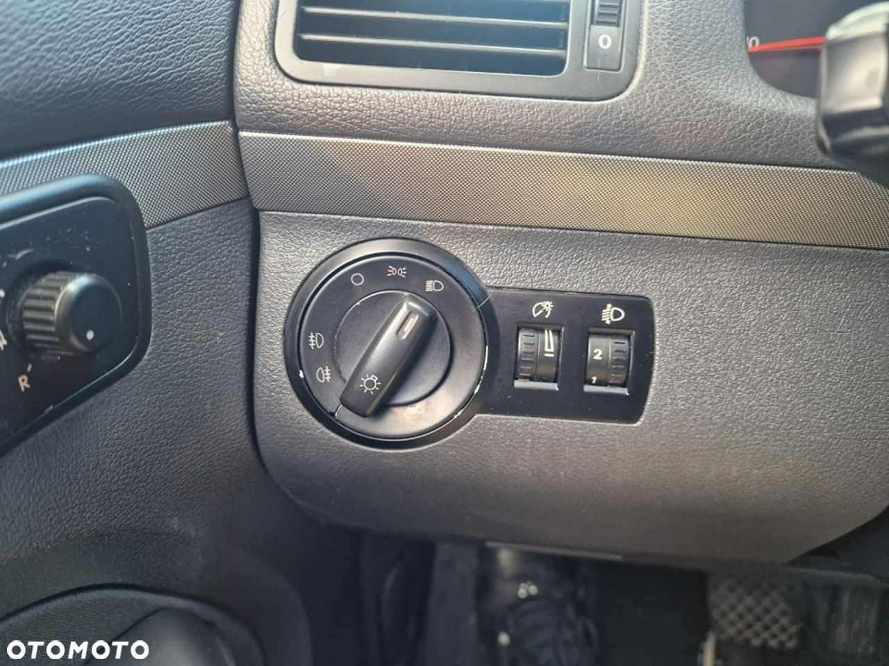 Volkswagen Touran 2.0 TDI DPF BlueMotion Technology DSG Life - 12