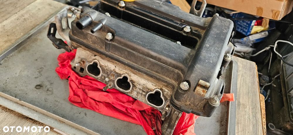 Głowica silnika wałki pokrywa zaworów Opel Corsa C 1,0 12V Z10XE 90400233 - 6