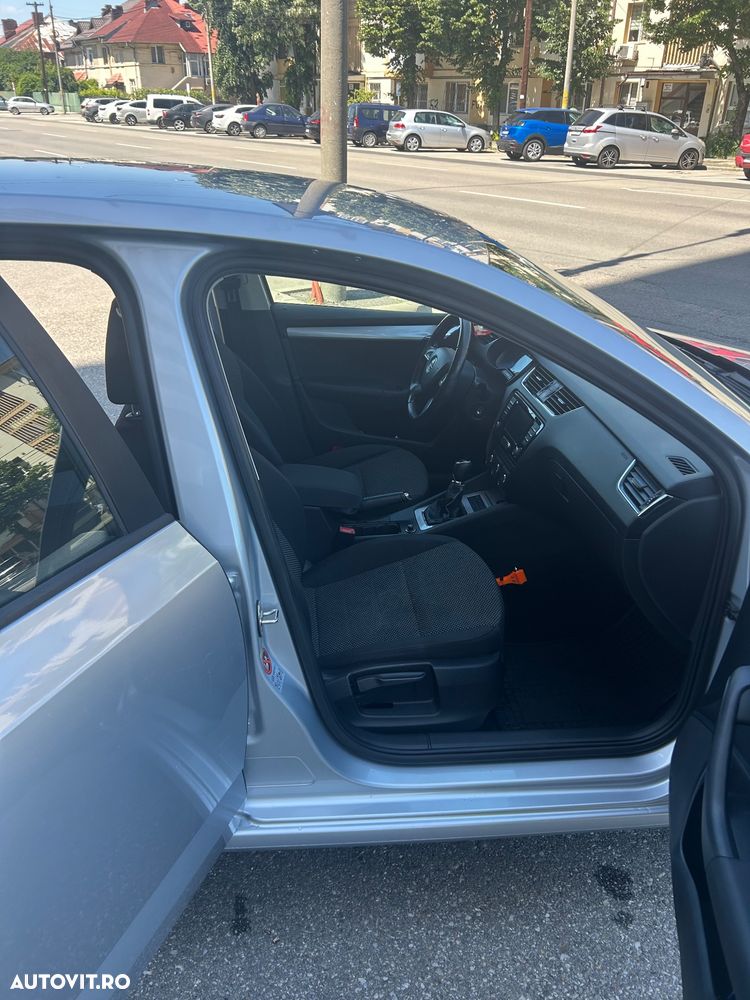 Skoda Octavia 1.6 TDI AMBITION - 14