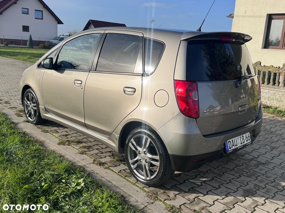 Mitsubishi Colt - 3