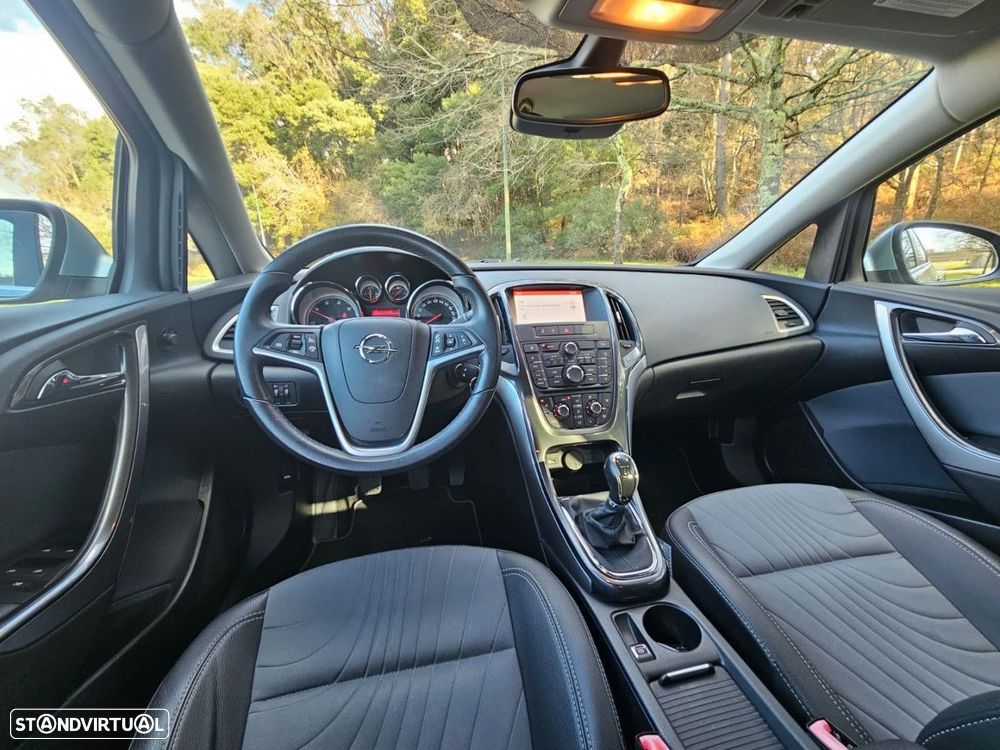 Opel Astra Sports Tourer - 13