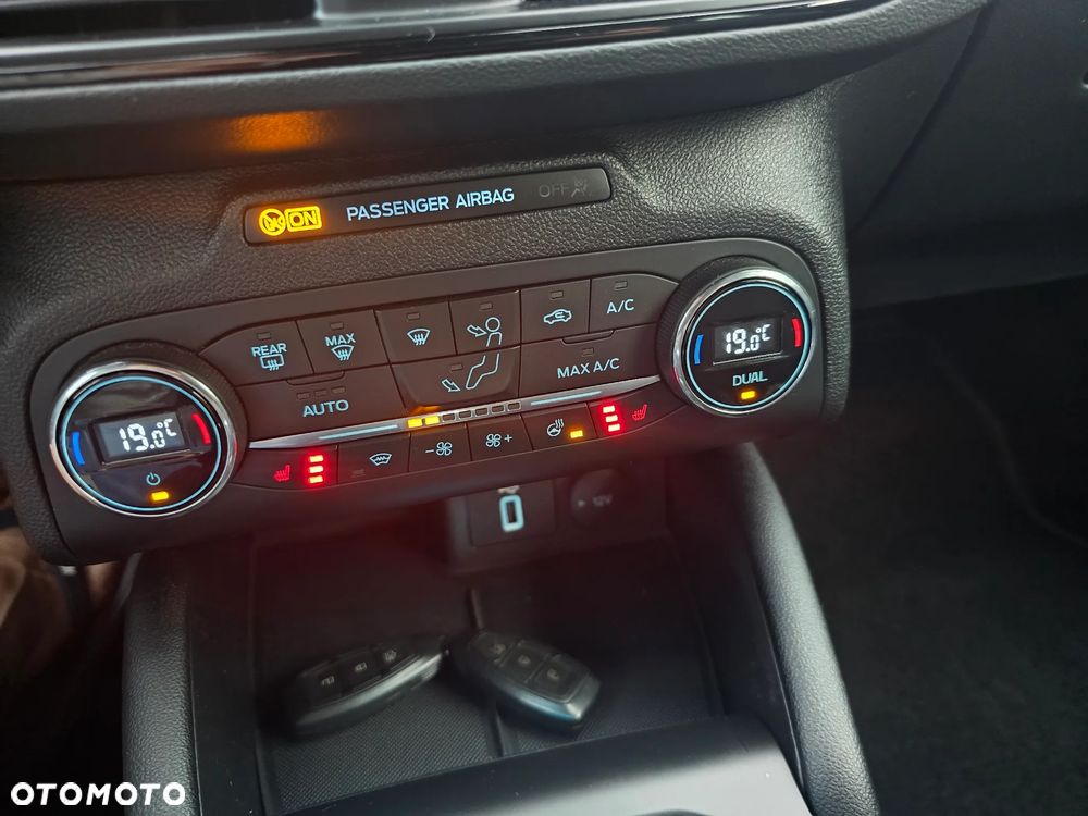 Ford Focus SW 2.0 EcoBlue ST - 27