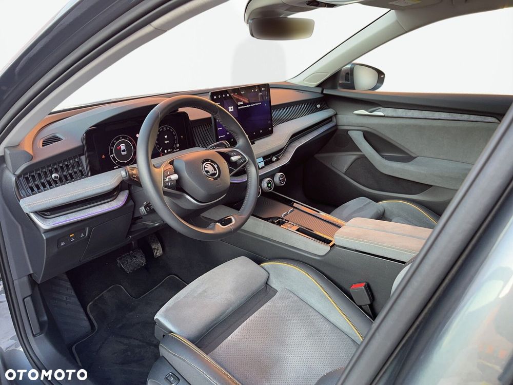 Skoda Superb 2.0 TDI SCR Selection DSG - 11
