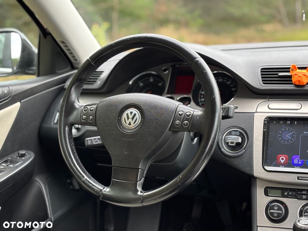 Volkswagen Passat 2.0 TDI Individual - 18