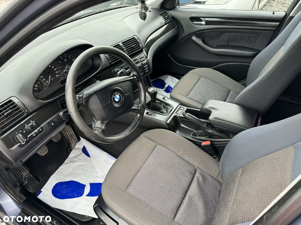 BMW Seria 3 318i - 8