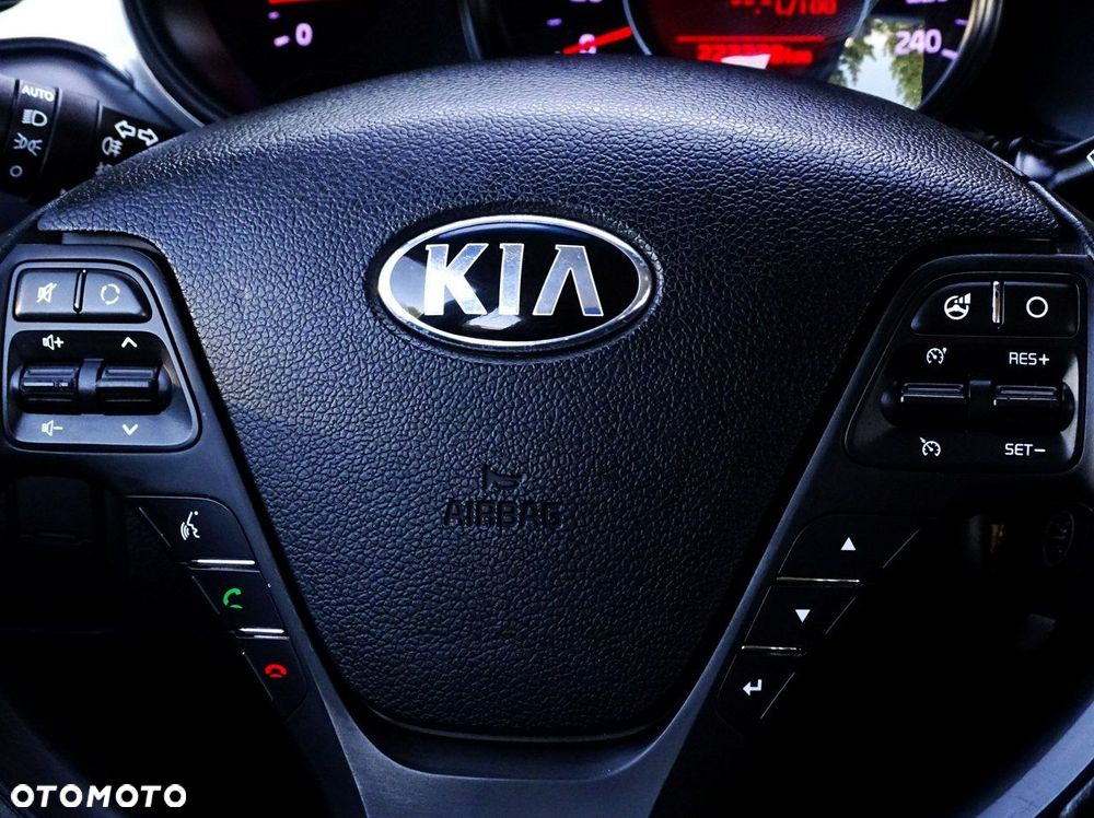 Kia Ceed - 28