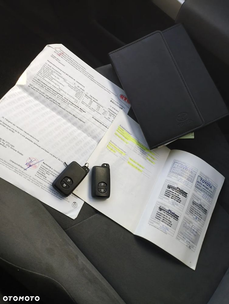 Toyota Prius 1.8 HSD Sol - 10
