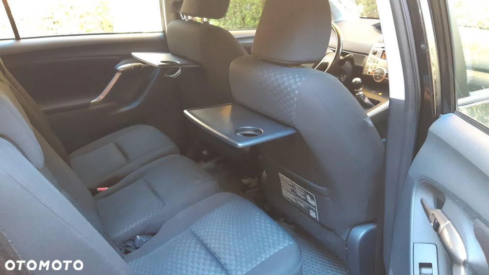 Toyota Verso 1.8 Sol 7os - 25
