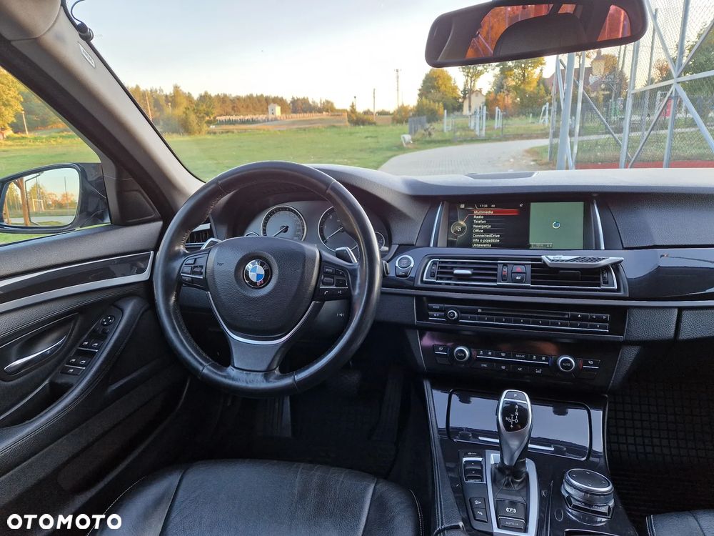 BMW Seria 5 525d xDrive Luxury Line - 23