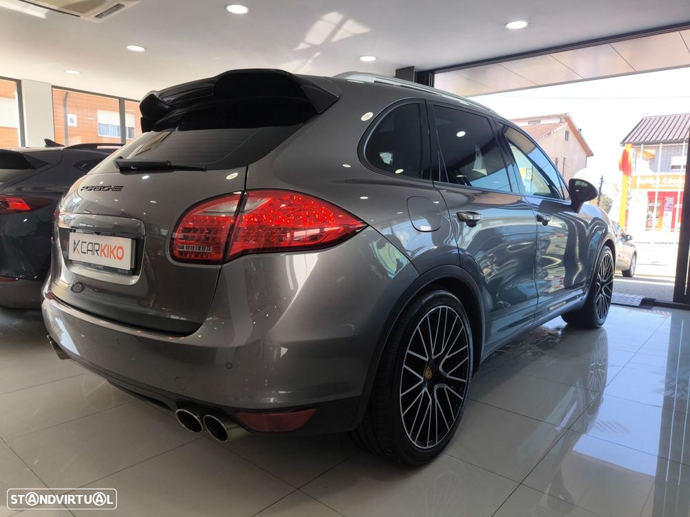 Porsche Cayenne - 6