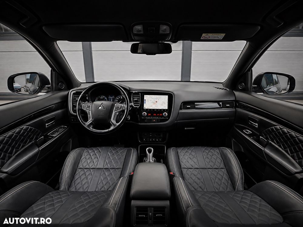 Mitsubishi Outlander 2.4 4WD Diamant+ - 28
