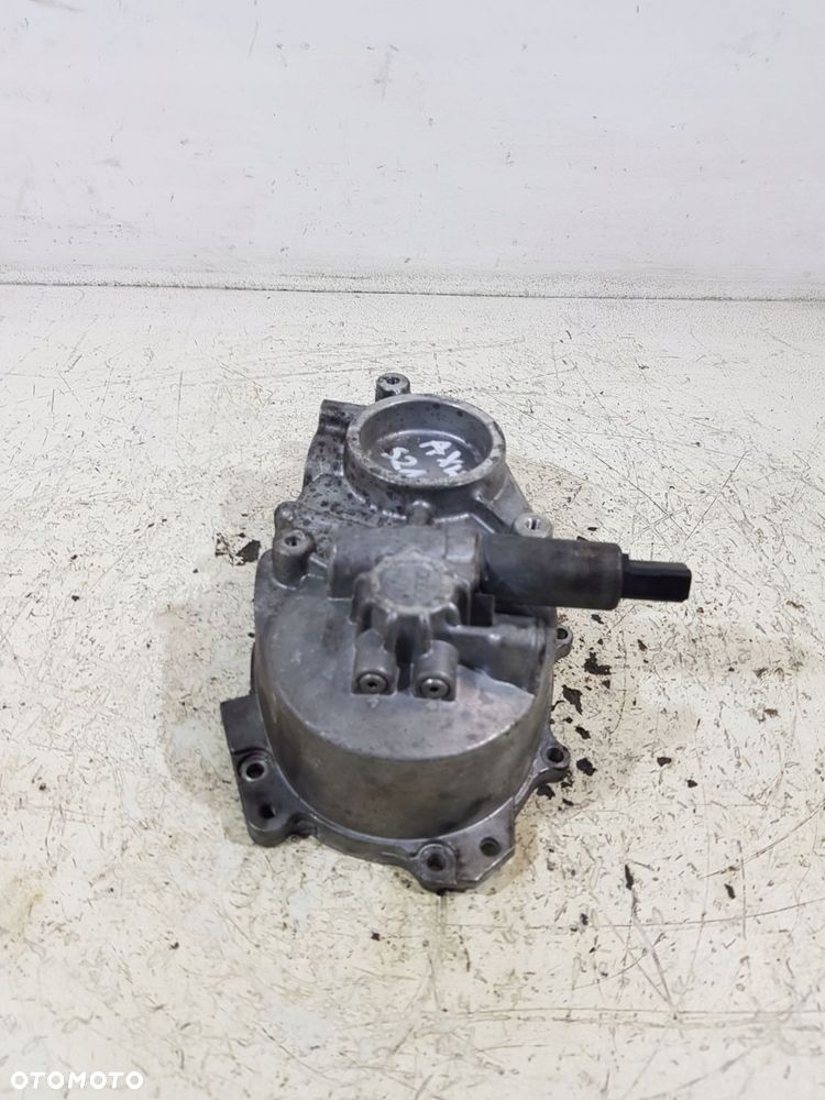 obudowa pompy vacum wariatora 06f103530e vw golf v audi a3 2.0 fsi axw - 3