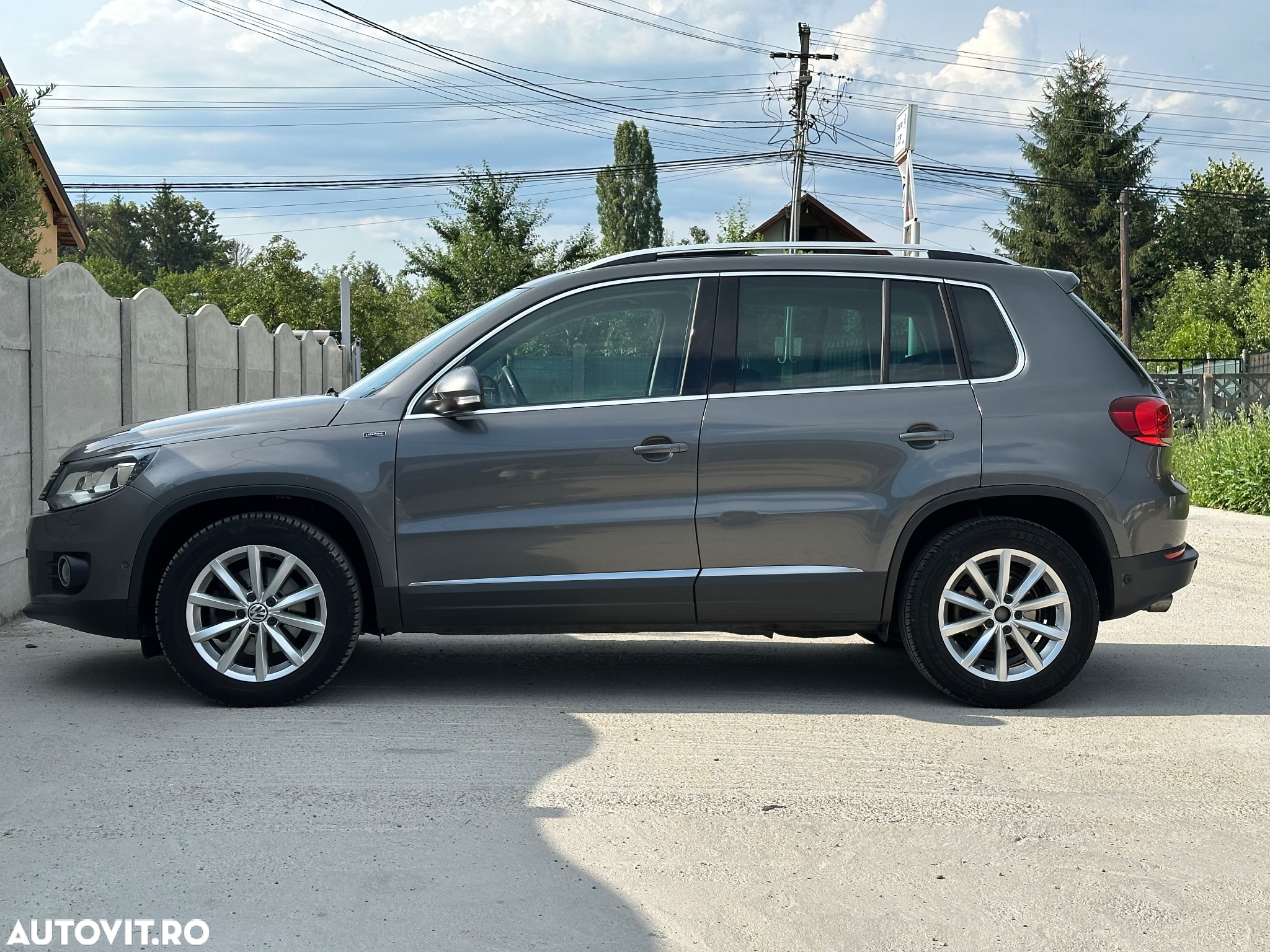 Volkswagen Tiguan - 13