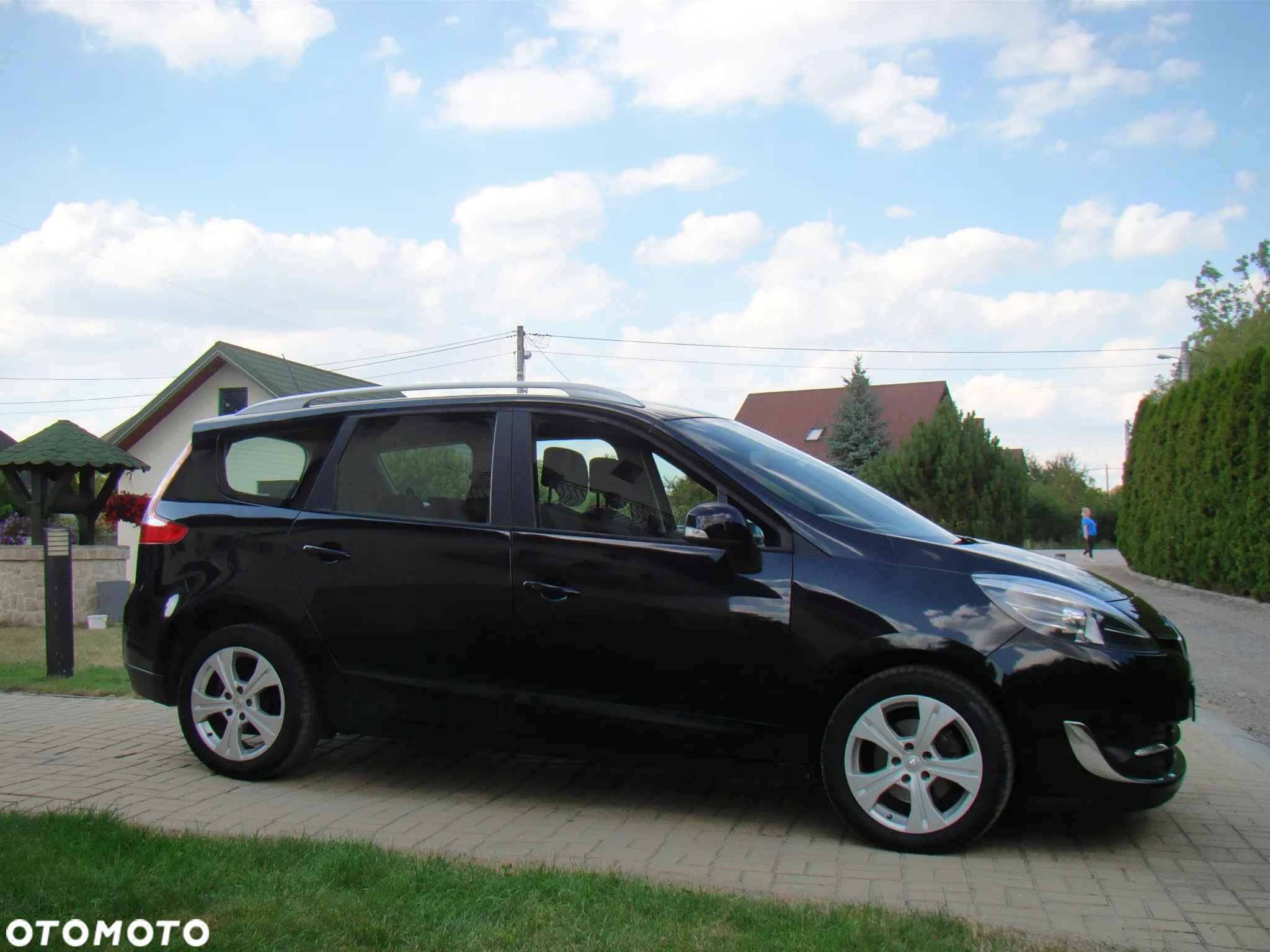 Renault Grand Scenic - 16