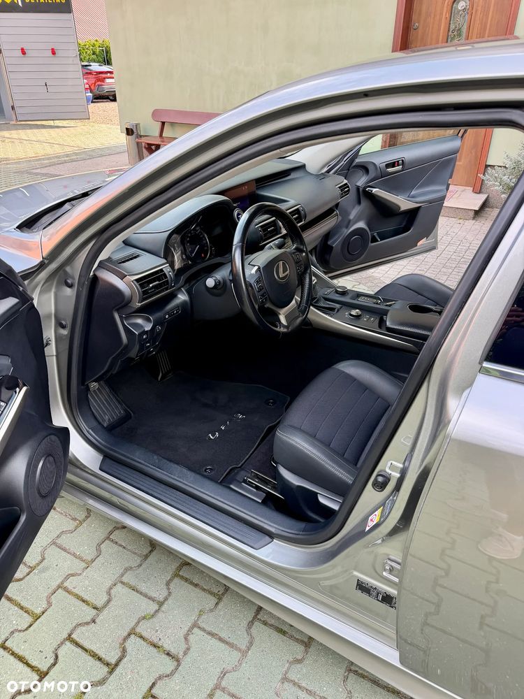 Lexus IS 200t / 300 Elegance - 9