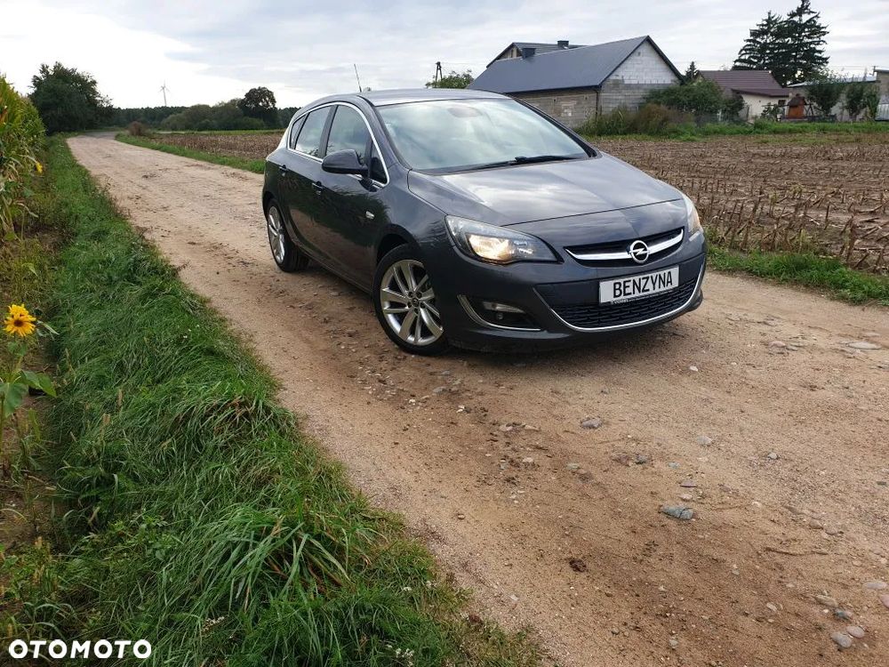 Opel Astra IV 1.4 T Cosmo - 9