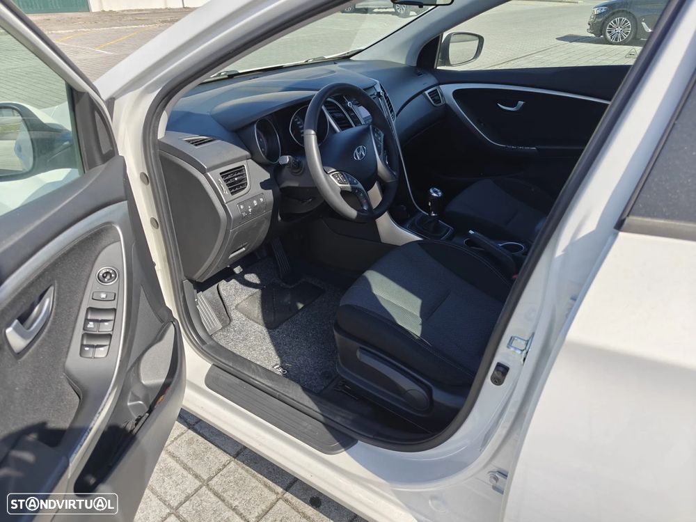 Hyundai i30 1.6 CRDI Blue Comfort - 8