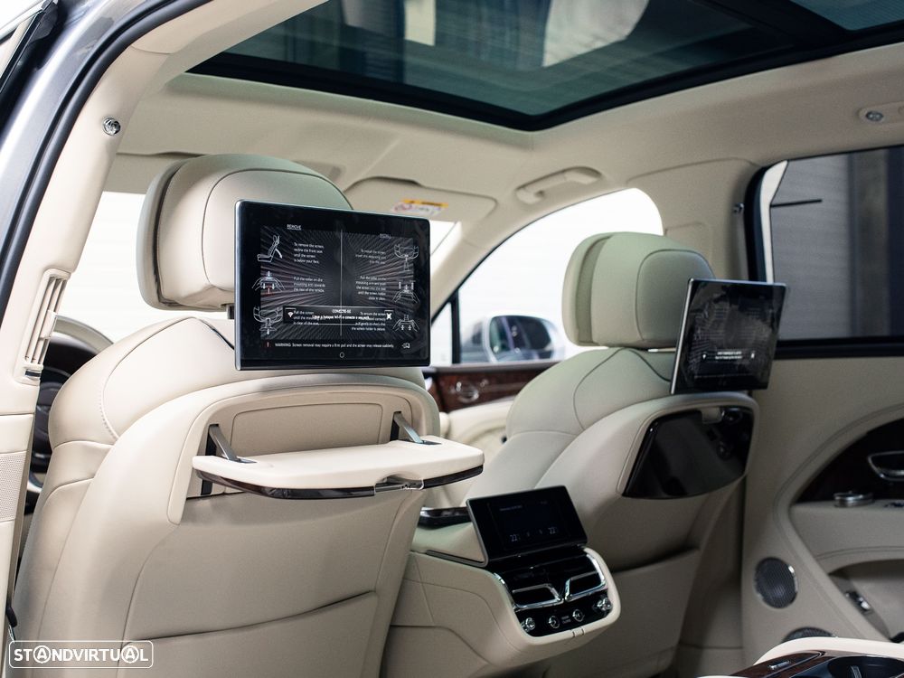 Bentley Bentayga EWB V8 Azure - 47