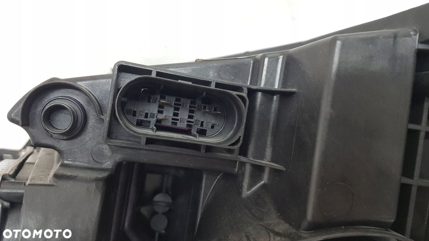 Mercedes C W205 Prawa Lampa przednia przód EU oryginał - 7