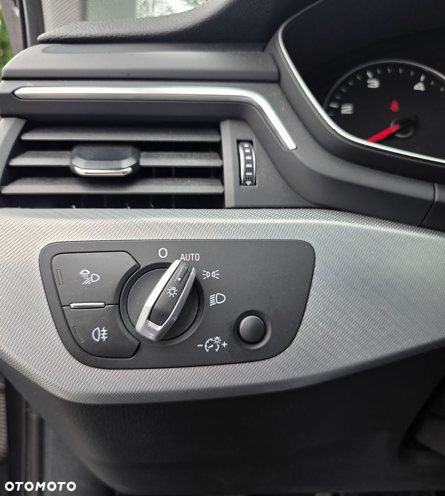 Audi A4 Avant 40 TDI S tronic S line - 31