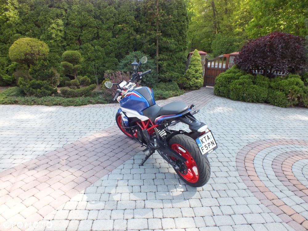 BMW G - 2