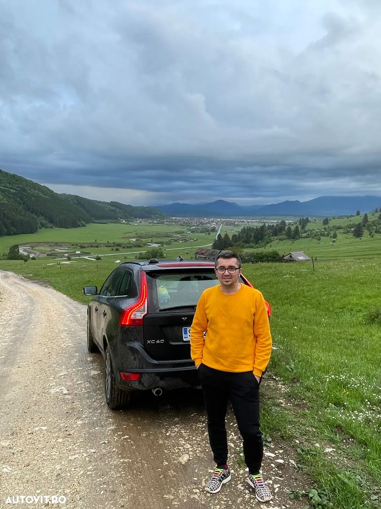 Volvo XC 60 D3 AWD Aut. Momentum - 3