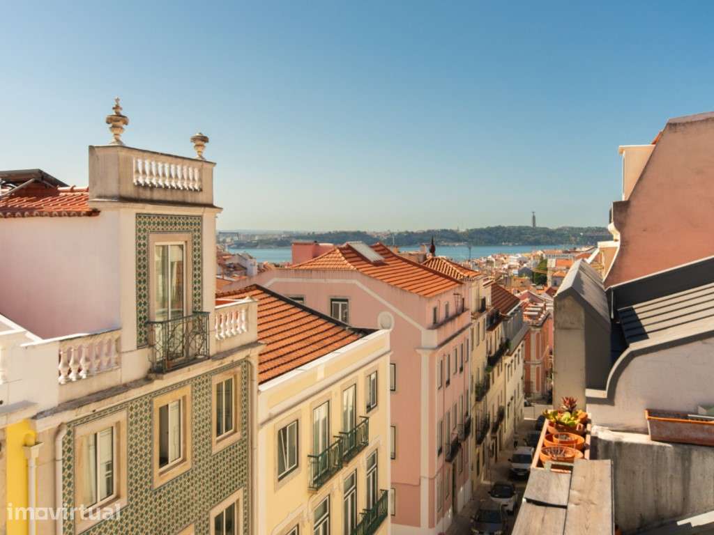 Apartamento duplex com terraço e vista Tejo no Príncipe Real! - Grande imagem: 3/26