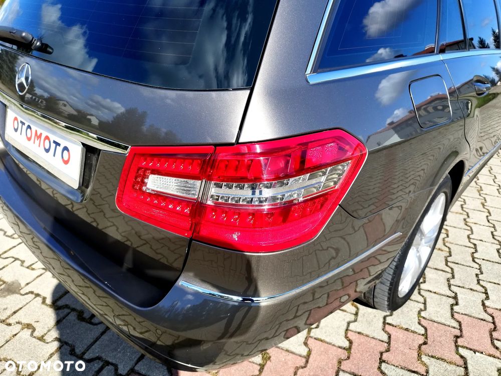Mercedes-Benz Klasa E 200 CGI BlueEffICIENCY Avantgarde - 15