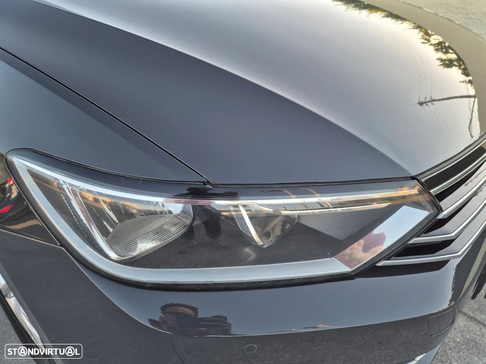 VW Passat Variant 2.0 TDI Confortline - 12