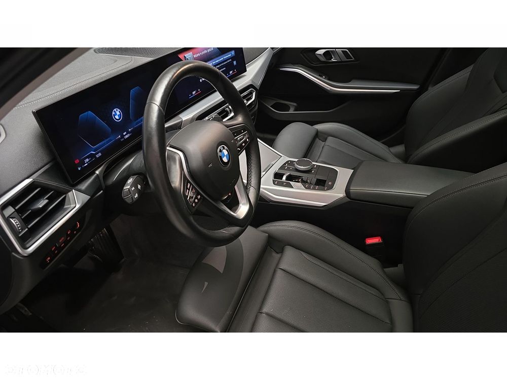 BMW Seria 3 320d xDrive mHEV - 16