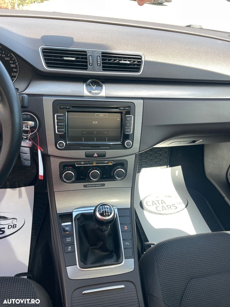 Volkswagen Passat 2.0 TDI BlueMotion Technology Comfortline - 35