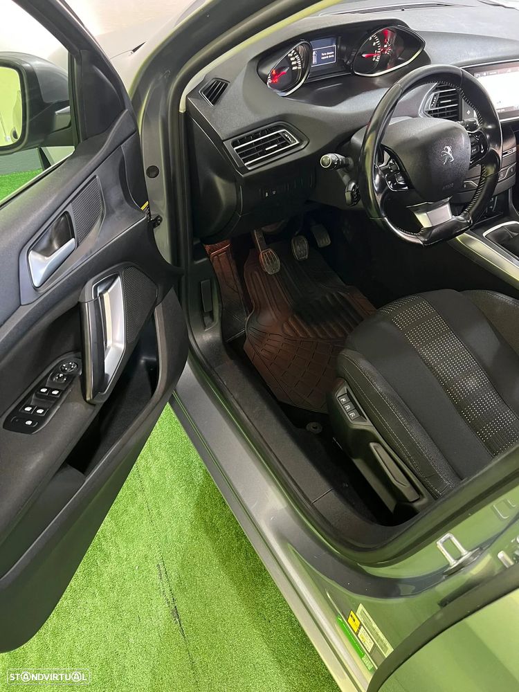 Peugeot 308 PureTech 130 GPF Stop & Start Allure Pack - 7