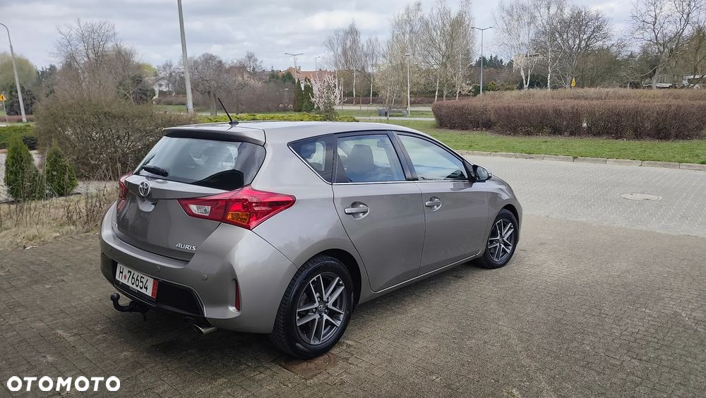 Toyota Auris 2.0 D-4D Luna - 33