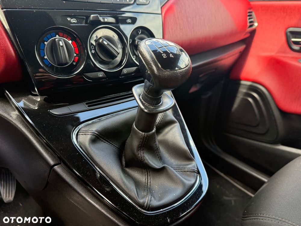 Lancia Ypsilon - 22